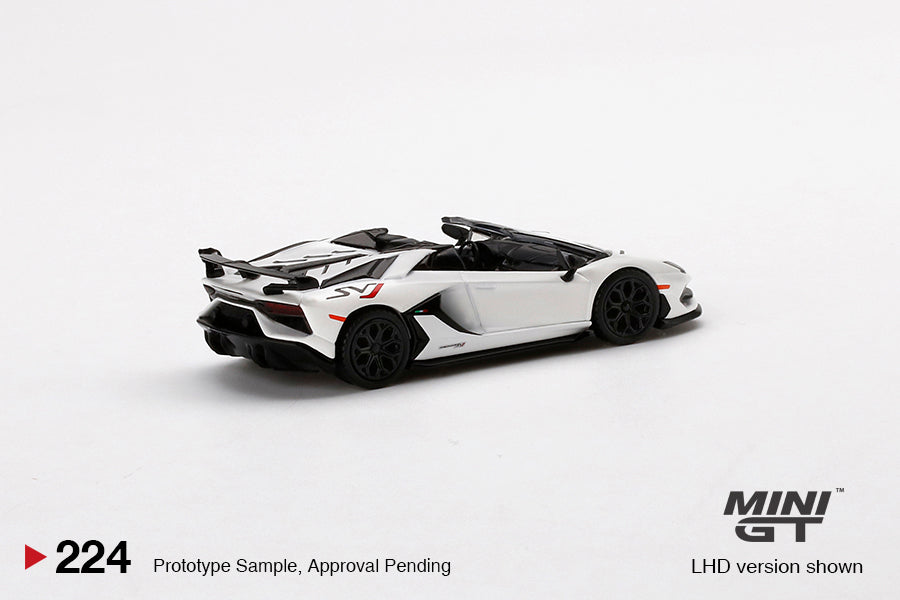 MINI GT #224 Lamborghini Aventador SVJ Roadster Bianco