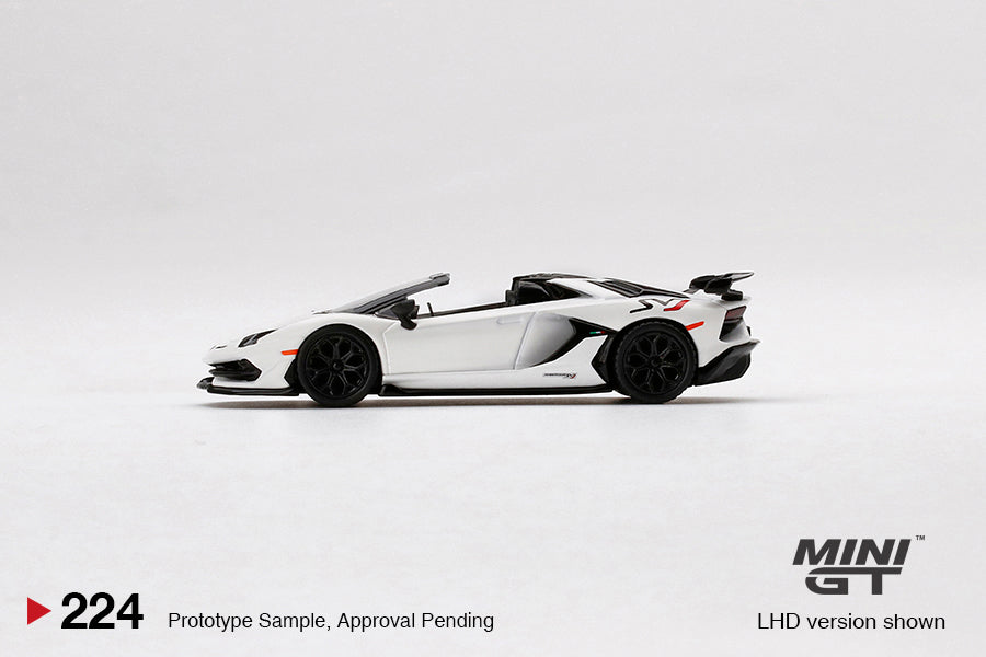 MINI GT #224 Lamborghini Aventador SVJ Roadster Bianco