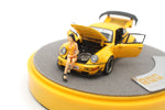 PGM Model 1/64 Porsche 964 with Figure Fully Open